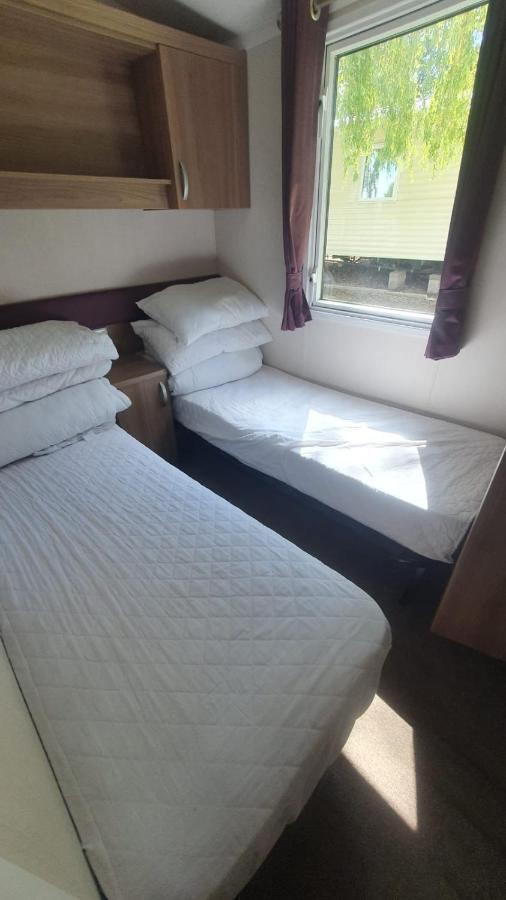 Caravan 66 Kensington At Marton Mere Holiday Park Blackpool Villa — Photos 3